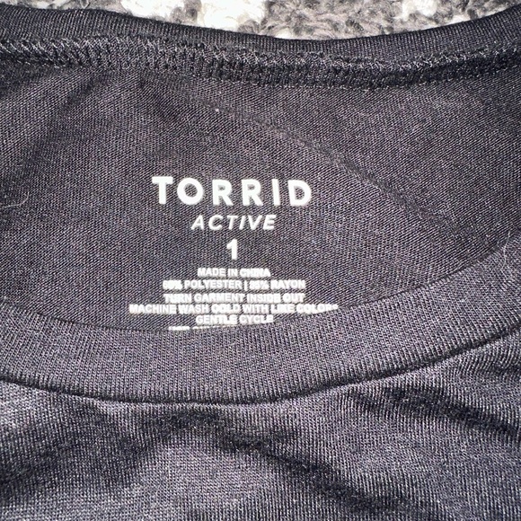 Gently used Torrid size 1 tank top. Comes from smoke, pet, and bug free home. - Picture 5 of 5